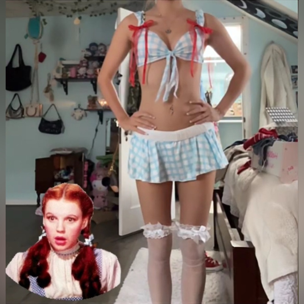 Dorthy costume
